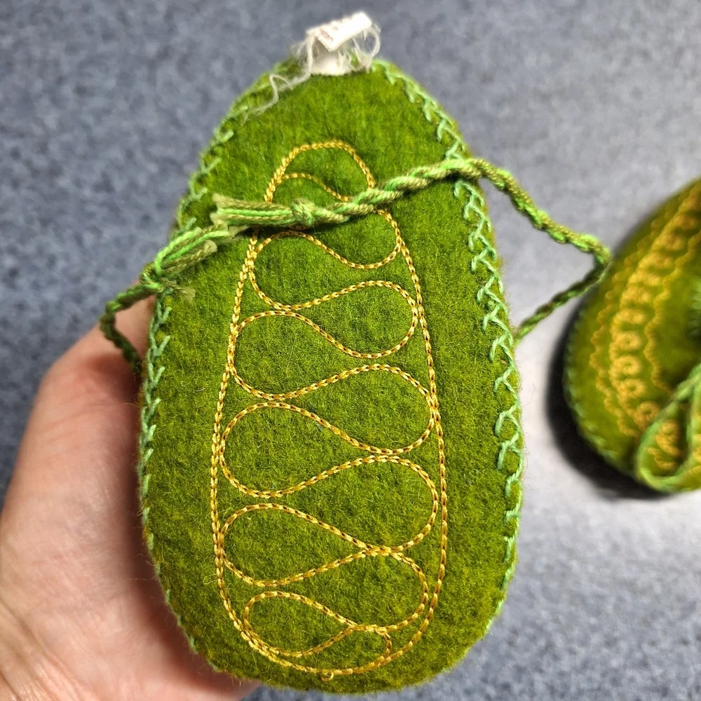 Felted Wool Embroidered Tie  Baby Moccasin, Made in Pakistan
